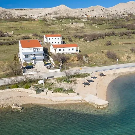 Nero By Aneo Travel Lägenhet Dinjiška